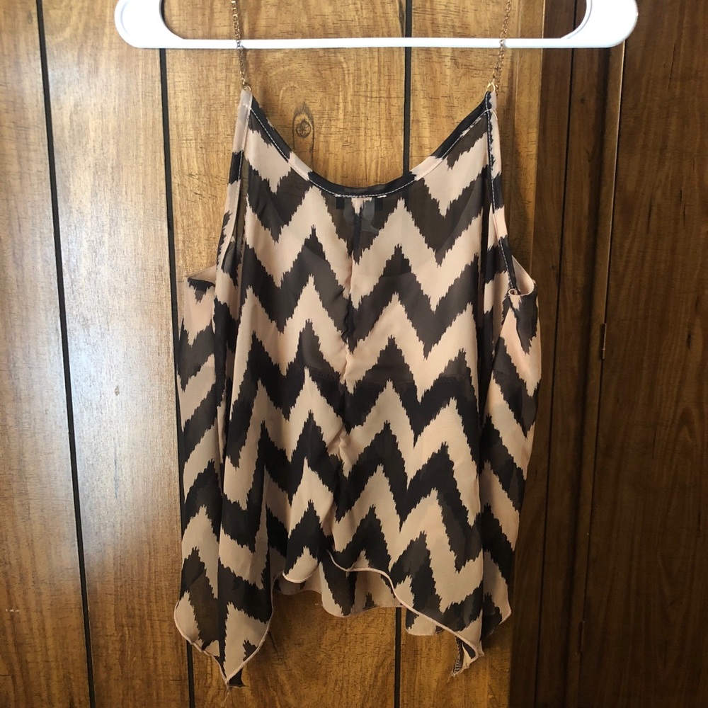 Patterned chain strap blouse - Picture 2 of 2